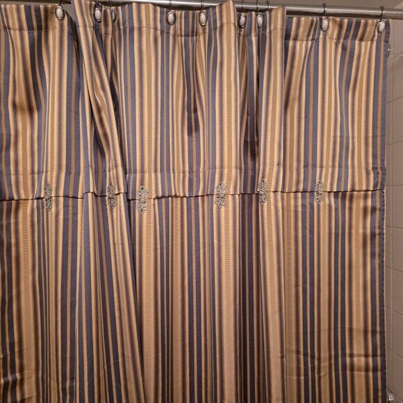 Beautiful West Home Collection Shower Curtain - New unused condition!! - Picture 2 of 5